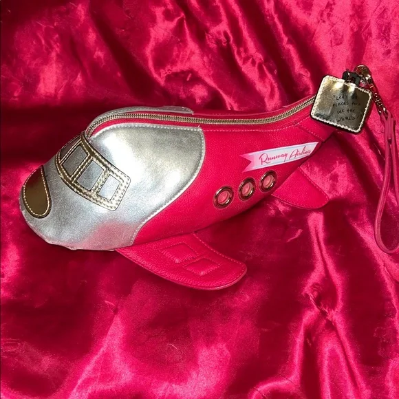 Betsey Johnson Super Rare Runway Airlines Airplane Wristlet - Picture 5 of 10